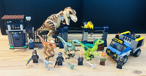 Lego jurassic world - world,